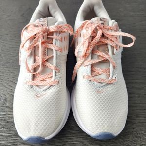 Nike women tennis shoes